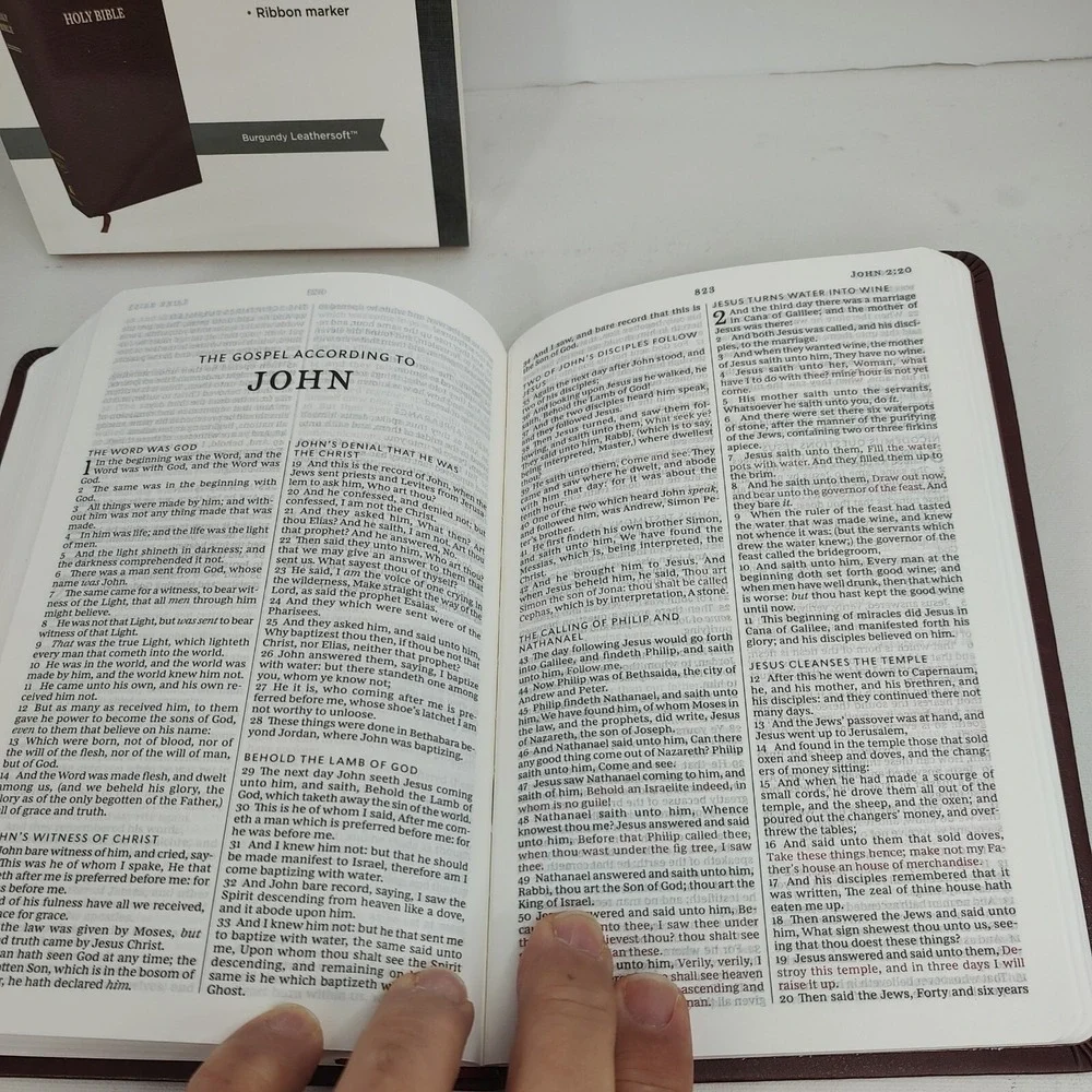 Holy Bible, Thinline, Leathersoft, Burgandy, Red Letter, Standard Print Lay Flat